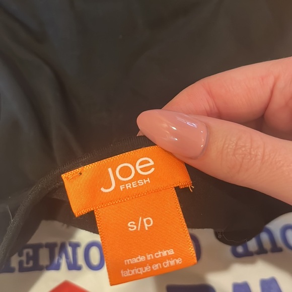 Joe Fresh Woman’s Black and White Striped Sparkle Sleeveless Top Size S - Picture 4 of 4